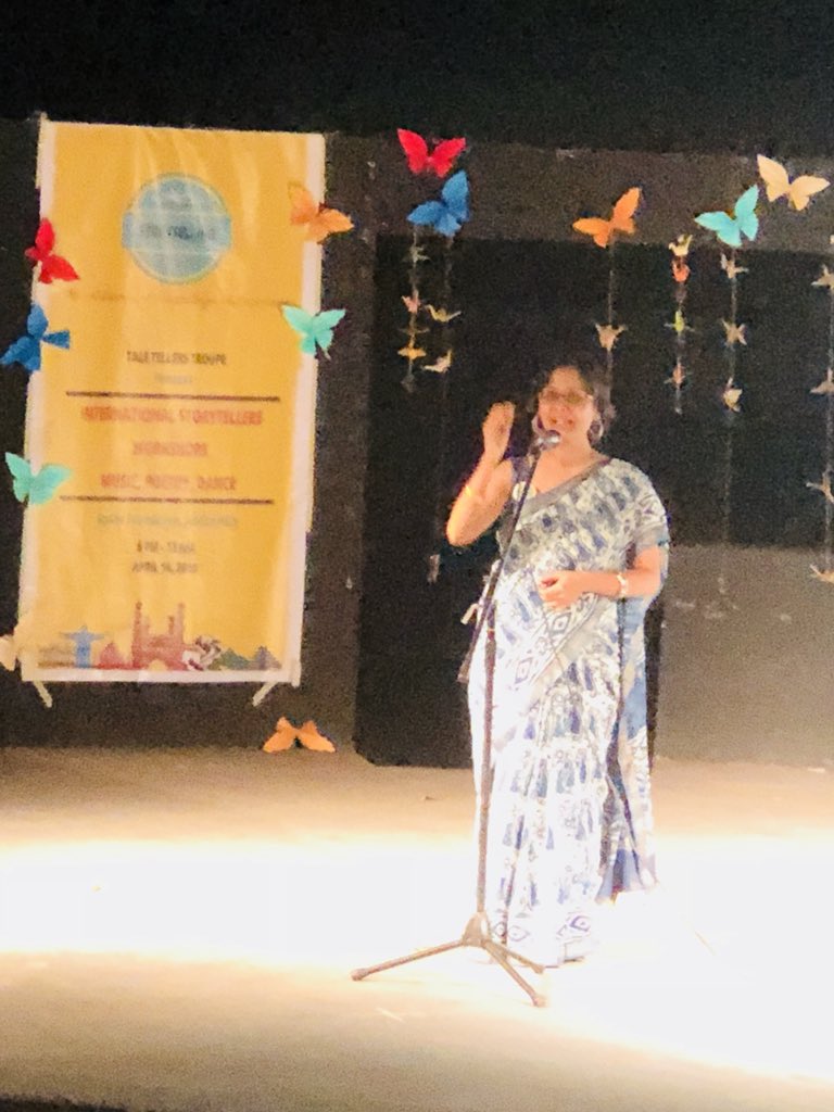nalrag's tweet photo. Sowmya Srinivasan from #Bengaluru is here with stories to sing n share with us #WorldWithoutStageFear #HyderabadInternationalStoryTellersFestival #TaletellersTroupe . Narrating a gripping tale now.... https://t.co/X8vUv0wXDC
