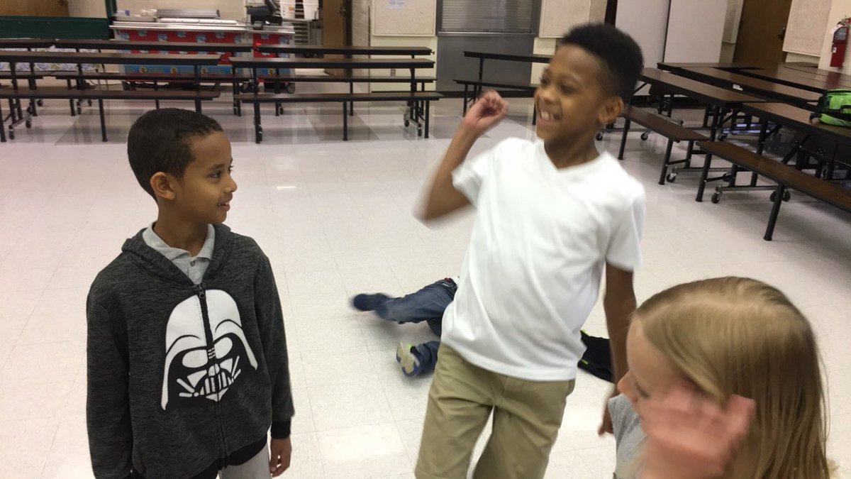teachdefrank's tweet photo. Friday Pride Rally Fun! #iamgpisd #iamflohill https://t.co/56BF2aopa3