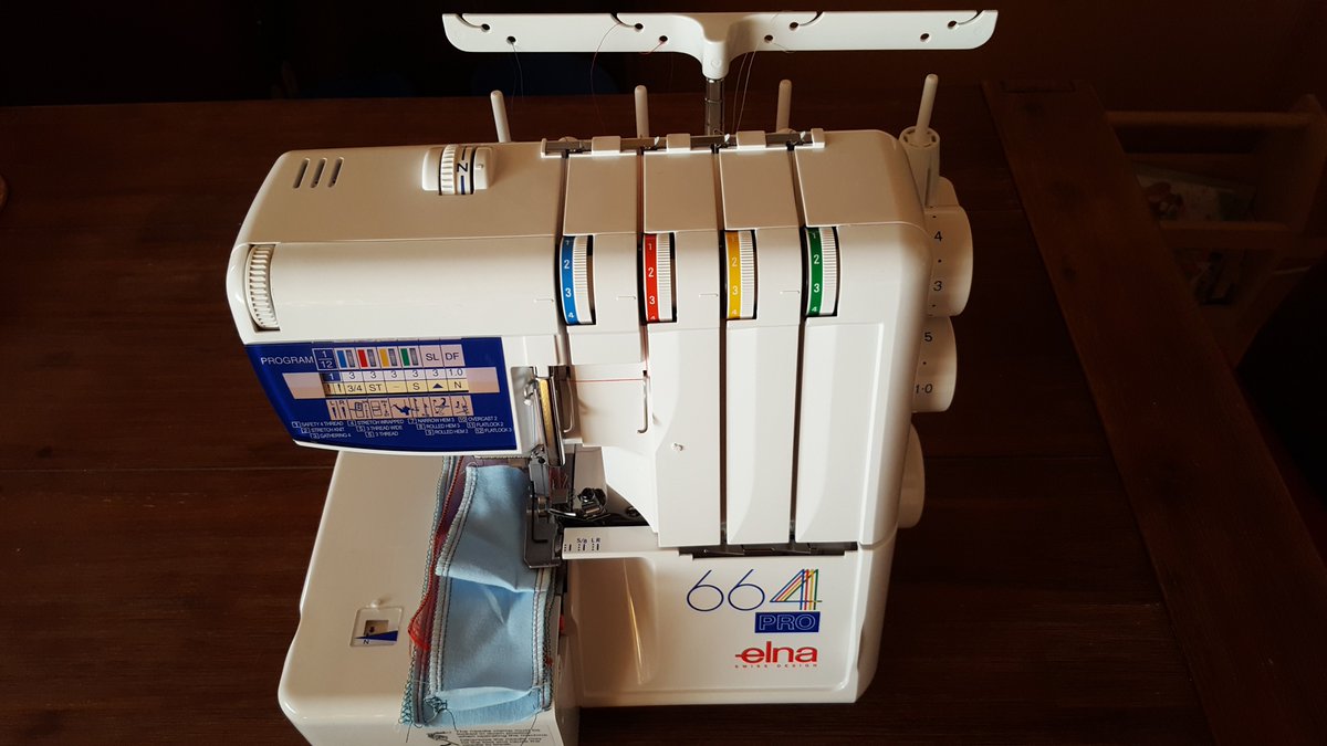 Naehfeen's tweet photo. Es gibt wieder was neues in unserem Nähstübchen- diesmal stellen wir  meine neue Ovi vor, die Elna 664pro und erklären warum diese Maschine  auch für Nähanfänger geeignet ist. 

https://t.co/wLNTSTO3cP https://t.co/HWhS5G1Xt4