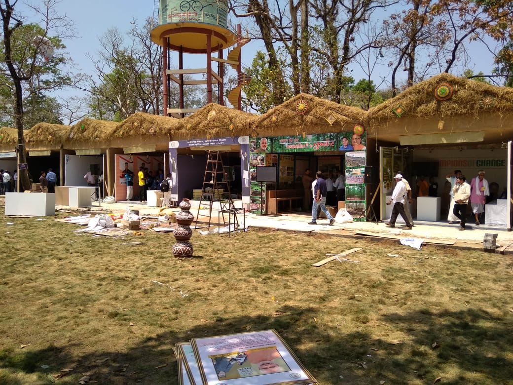 BSNLCorporate's tweet photo. माननीय प्रधानमंत्री @narendramodi जी ने छत्तीसगढ़ के जांगला ग्राम के विकास व विस्तार मे लगे  सभी व्यक्तियों को अपनी शुभकामनाएं एवं आशीर्वाद दिया है। देश के इस अति दुर्गम इलाके में केवल #BSNL द्वारा ही दूरसंचार सेवाएं दी जा रही है जो की पूरे #BSNL परिवार के लिए गर्व का विषय है। https://t.co/bOu55XDHBD