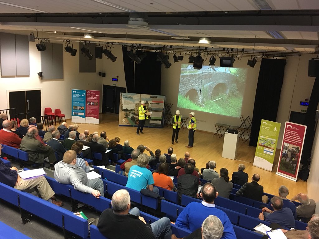 CRTYorkshireNE's tweet photo. Wonderful bit of acting by @CanalRiverTrust staff to demonstrate the very real message of the need for good Health & Safety on all work sites π¬ at #Restoration2018 conference with @IWA_UK #safety https://t.co/H8h4Pld5j0