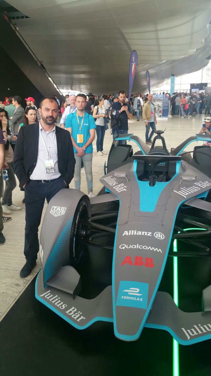 lofioramonti's tweet photo. Oggi sono alla Formula E a Roma. Un'ottima occasione per far conoscere tante nuove innovazioni eco-sostenibili che vedono l'Italia in prima fila. E moltissime startup e studenti universitari che hanno realizzato progetti fenomenali https://t.co/UVfIOWn6j4