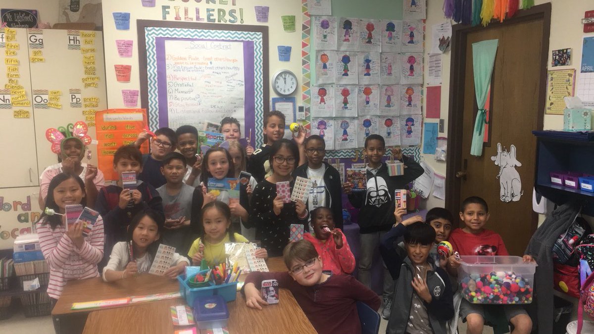 teachdefrank's tweet photo. On Friday our good behavior was rewarded!! We turned in our warm fuzzies we earned the past nine weeks in for prizes. #bekind #fillabucket #warmfuzzies #iamflohill #iamgpisd https://t.co/EOqQM6JJBa