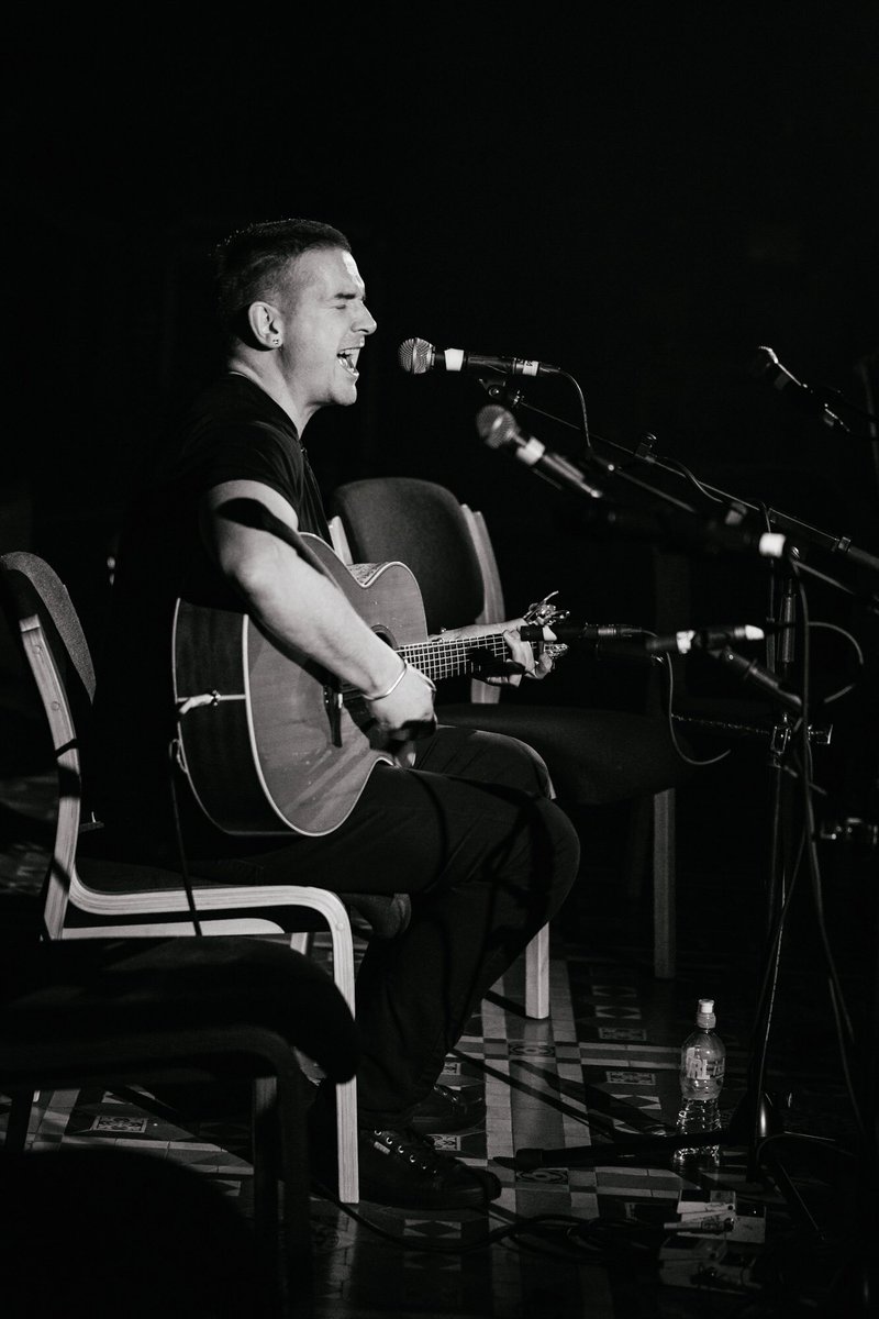 OtherVoicesLive's tweet photo. Damien Dempsey at #ANAM2018. Magic. 🖤 https://t.co/GQUth4IsHO