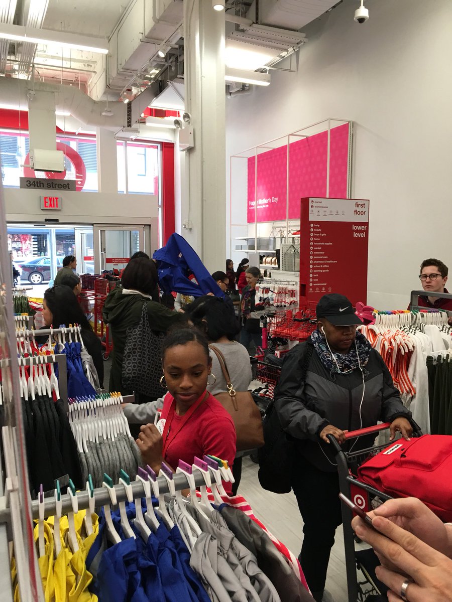 Black Friday? Nope! Hunter Release at Manhattan Herald Square! My Team is crushing it today and clearly driving basket size! Love it, guys! #theSQUARE