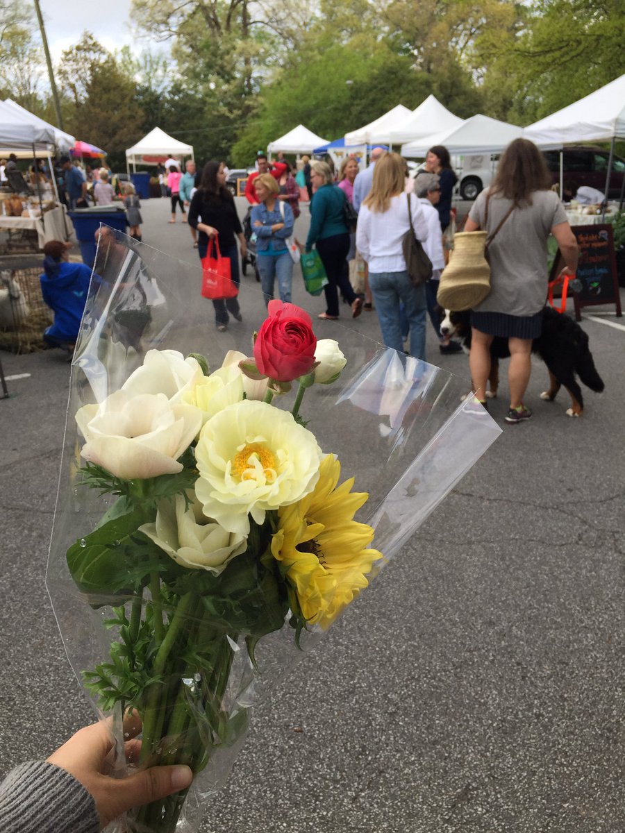 The market is in full swing! And celebrating our 11th birthday! Thank you to all our vendors and customers for your continued support over the years! #farmersmarket #birthdayparty #carrotcake