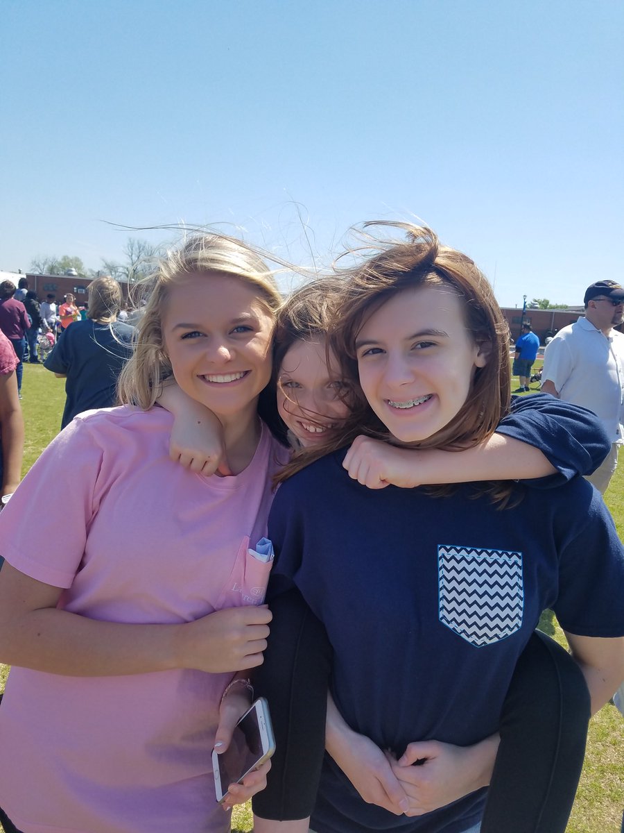 SiegelMiddle's tweet photo. Lots of smiles at the Special Olympics! https://t.co/ukK8Yw8AcX