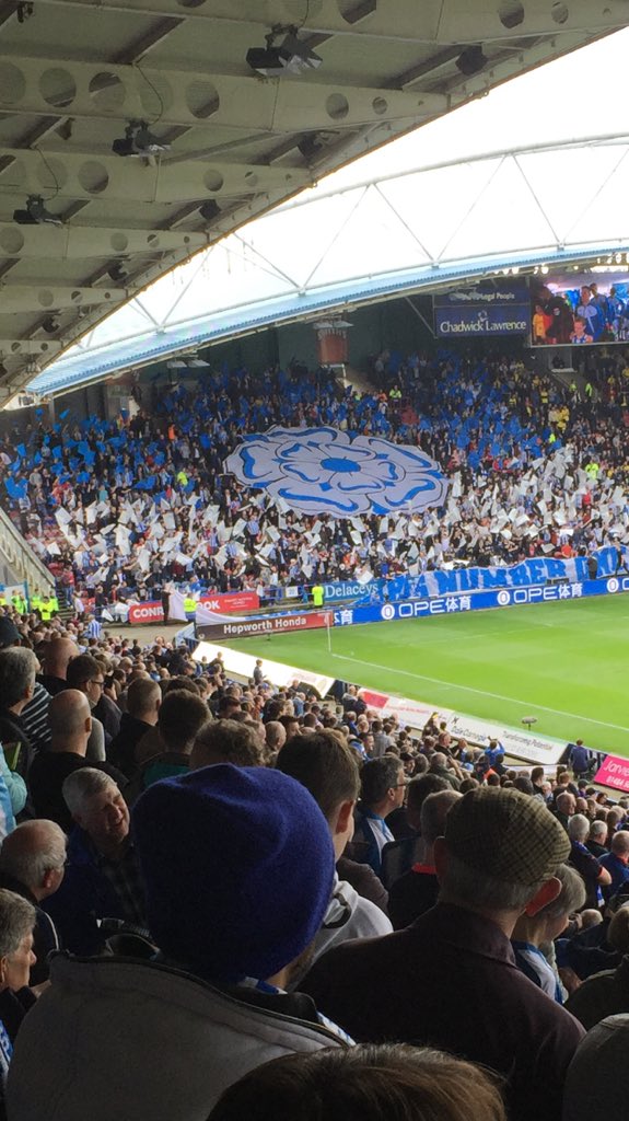 markhums1's tweet image. #htafc #utt....come on Town 🔵⚪️