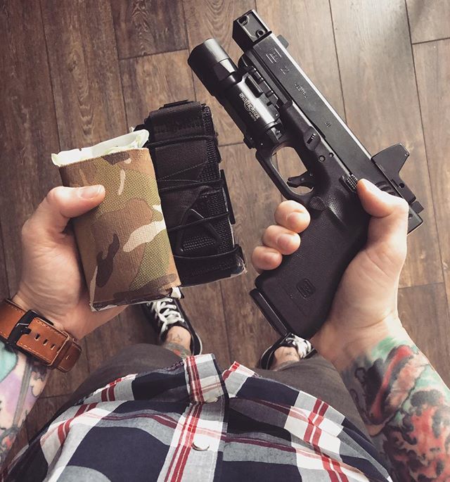 TexasBlackRifle's tweet photo. Three things I never leave the house without. #gunandmedical #tbrci #microcomp #glock #edc #everydaycarry #texasblackrifleco #darkangelmedical #phlster #stopthebleed https://t.co/jRMrczmhmc https://t.co/L6PbLojlwQ