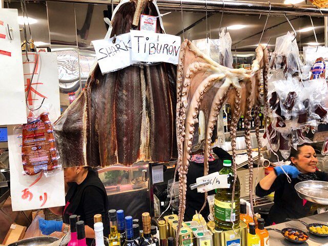 Todo sea por el espectáculo
#MercadoCentral #Valencia ift.tt/2JMmwbZ