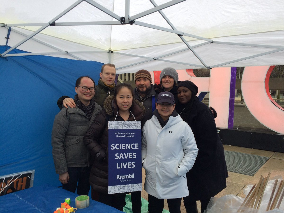 UHN_Research's tweet photo. Team @UHN braving the rain and setting up for the #sciencemarchTO @KrembilRI #UHNMarches4Science @pmcancercentre @tgwhf @TRI_UHN https://t.co/sqle6EkR02