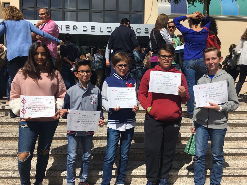 D_MaestroTorres's tweet image. Este sábado los alumnos de 6° EP y 2°ESO, han participado en las #Olimpiadas de #Problemasmatemáticos en los #UMU. 
Motivados y nerviosos han dejado el listón muy alto estos pequeños futuros científicos. #ESTASENMI