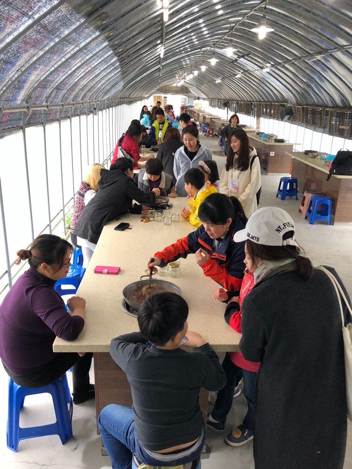 feddy345's tweet image. #성남시 #아동보육과
&amp;lt;드림스타트 아동 가족문화체험&amp;gt;
ㅇ 일  시: 2018년 4월 14일(토) 8:30-18:00
ㅇ 장  소: 양평 가루매마을
ㅇ 대  상: 드림스타트 아동 및 양육자 60여명
여러가지 활동을 통한 드림스타트 아동들의 정서발달을 도와주는 문화체험 현장입니다.^^