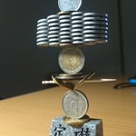 これがCGじゃないなんて信じられない？!一円玉で作られたタワーが恐ろしく精密ｗ