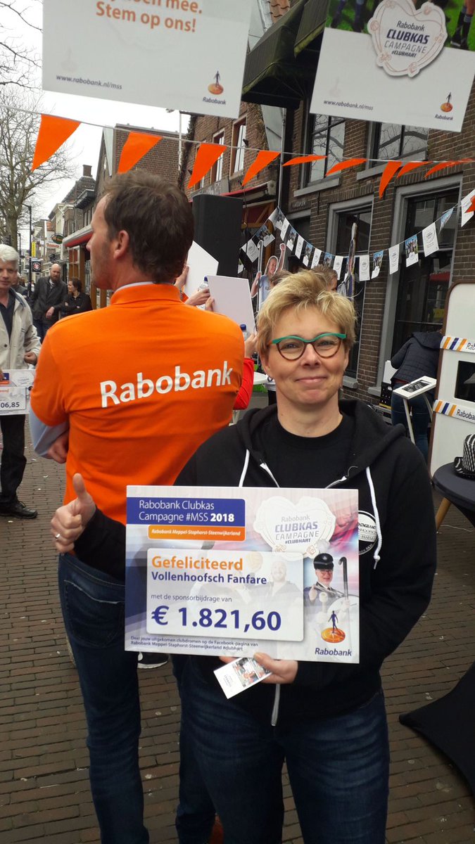 VFanfare's tweet photo. W A U W!! Vanmorgen mochten wij een fantastisch bedrag in ontvangst nemen! Alle leden van de Rabobank die op ons gestemd hebben en natuurlijk Rabobank Meppel Staphorst Steenwijkerland ontzettend bedankt!
#clubhart #RaboMSS #muziekonderwijs https://t.co/p69B2vZIKP