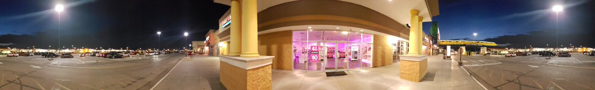 TylerYeager5's tweet photo. Today is going to be a great day at the Eastgate Jungle Jim's T-mohile. The amazing galaxy s9 took this photo! Get yours today BOGO! Also take a tablet on us! We got it! #TMobile #GalaxyS9 #bogo https://t.co/ZV1VDd8pFi