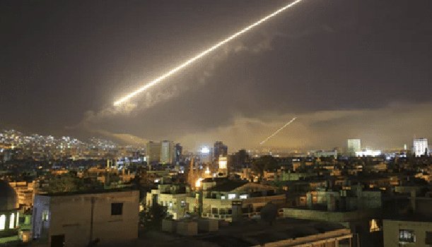 Strade_Magazine's tweet photo. Strade - Siria: l’attacco di Trump contro le armi chimiche - https://t.co/O6fJHgwRTq di @aa_gilli e @Mauro_Gilli #Siria #attackonsyria #Trump https://t.co/WfKvf7798a