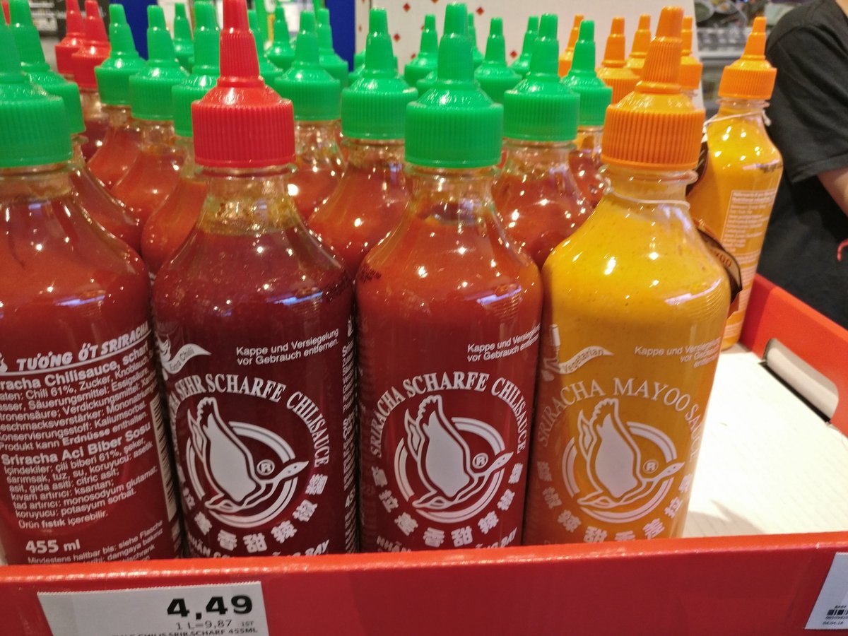 zubabba's tweet photo. Introducing #Sriracha #Mayonaise #Mayo #Mayoo @sauerstoff @UberFacts https://t.co/lXTa1u8DoD