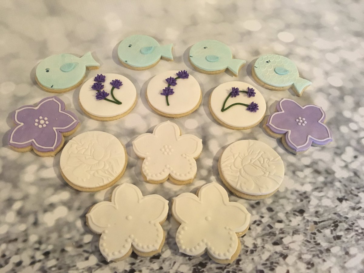 cakesbycathie's tweet photo. #DecoratedCookies & #StickyToffeeCake delivered to #NumberFourGallery for their Spring Show weekend, St Abbs 10am to 5pm. Fantastic works of art to browse while sampling cake and cookies! Pop down to St Abbs afterwards for a wander round the harbour. https://t.co/rYLsB4dWkB https://t.co/w3ANGVt355
