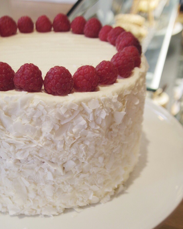 CoolRiverCafe1's tweet photo. C A K E 🙌🏼 #weekendtreat Raspberry &amp; Coconut Cake anyone? 🥥 // open till 4pm https://t.co/uCbIiXvsbv