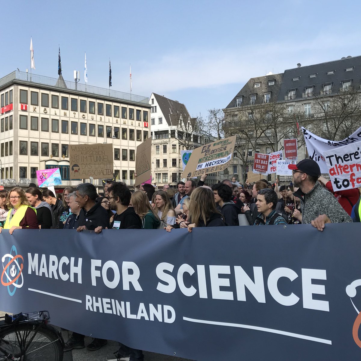 Sirhcnailuj's tweet photo. #MarchforScienceRheinland #MarchforScience2018 #ScienceMarchRheinland #ScienceMarch2018 https://t.co/P4rKH05ajK