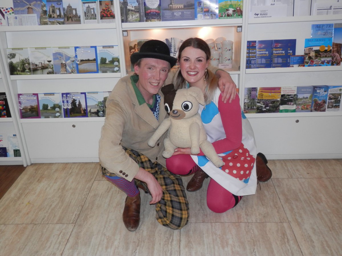 Synth_Pop_Belle's tweet photo. It was lovely to meet @DanielChambers_ @ellena_thompson and @Ballet_Biff at @SHCentre on Wednesday!  Such a talented cast and a wonderful story suitable for all ages.  #dogsdontdoballet #dontstopdreamingyourdream @hellolittleblue https://t.co/AbauXZp54z