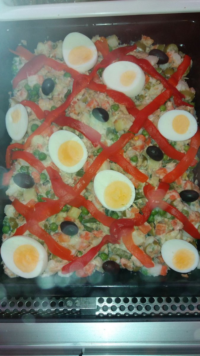 Tiberi_Roser's tweet photo. Bon dia a tothom !!!! Mireu que tenim avui per dinar al @Tiberi_Roser . De primer plat:
- Albergínies farcides de bolets i verdures
- Ensaladilla russa
- Canelons variats
- Caragols de Lleida a la gormanta https://t.co/UsvSeTxSn2