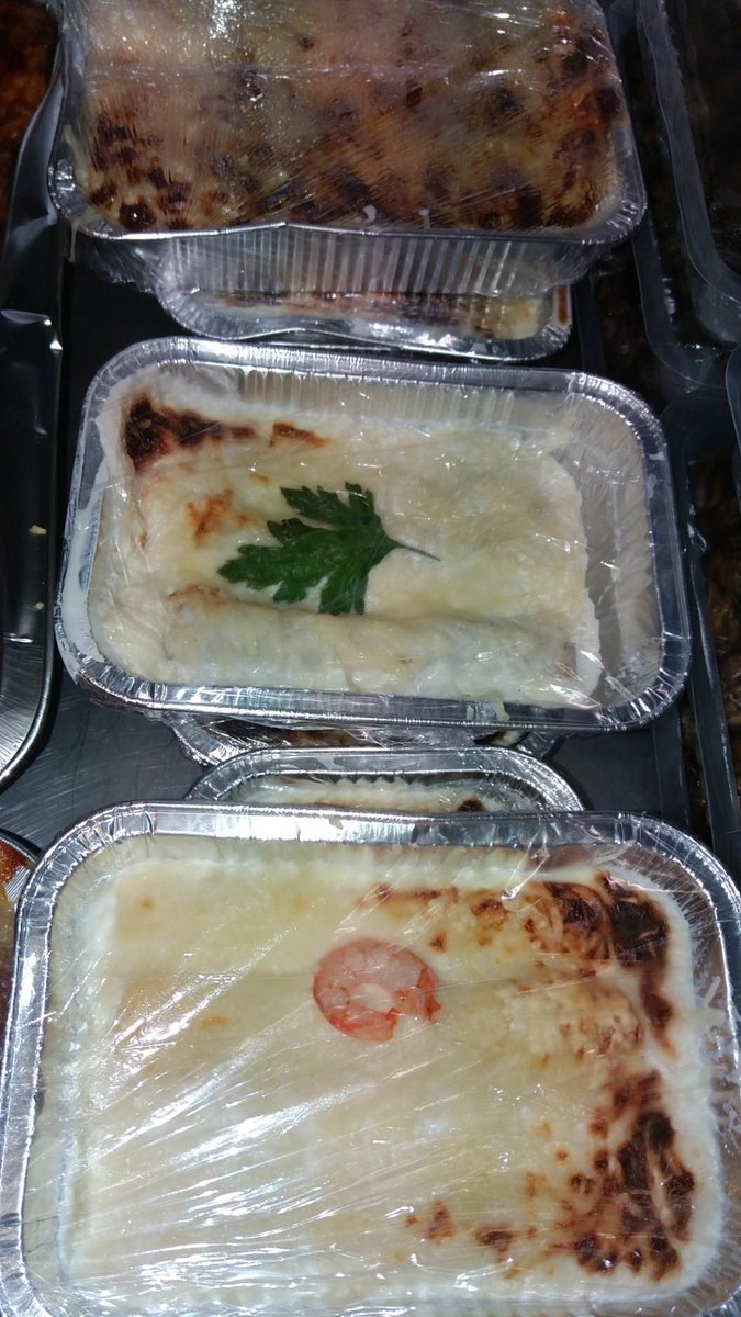 Tiberi_Roser's tweet photo. Bon dia a tothom !!!! Mireu que tenim avui per dinar al @Tiberi_Roser . De primer plat:
- Albergínies farcides de bolets i verdures
- Ensaladilla russa
- Canelons variats
- Caragols de Lleida a la gormanta https://t.co/UsvSeTxSn2