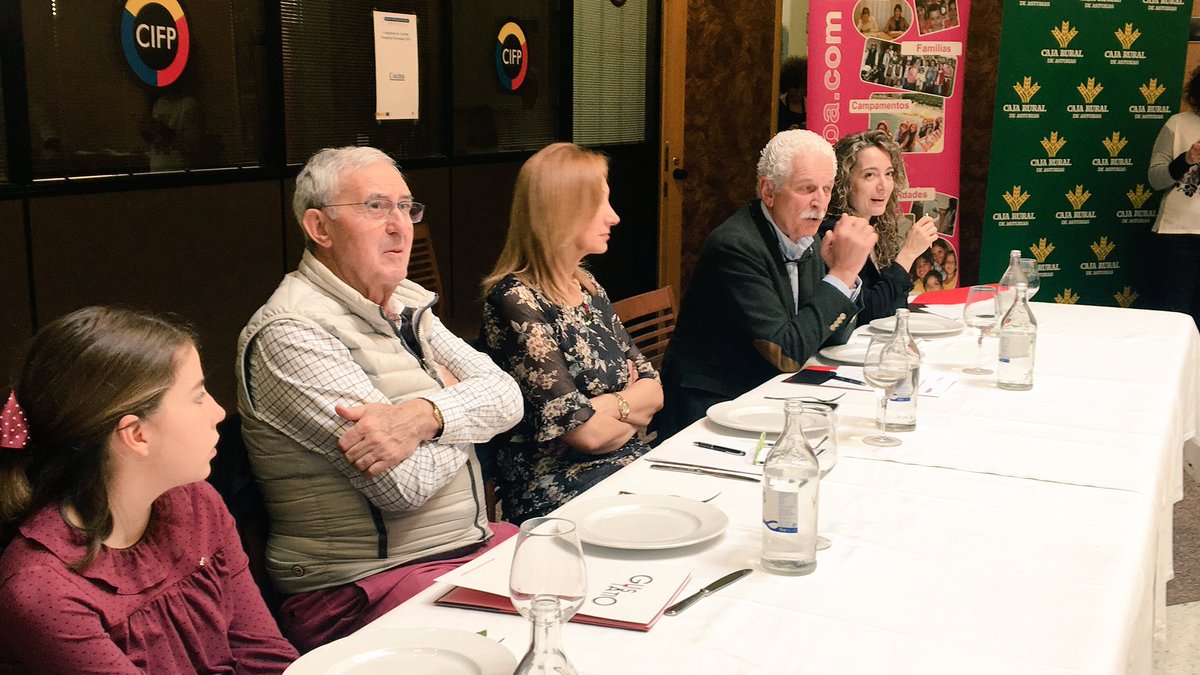 cesarcajete's tweet photo. El jurado del nuevo #gastroaprendiz, de @clubenalba, con @gustatiogastro, formado por Restaurante La Pondala, @EstelaMCJ4 de @MasterChef_es... 

#gastronomía #Asturias #hostelería #educación #familia #gastronomia #Gijón https://t.co/oLUYfnRWaE