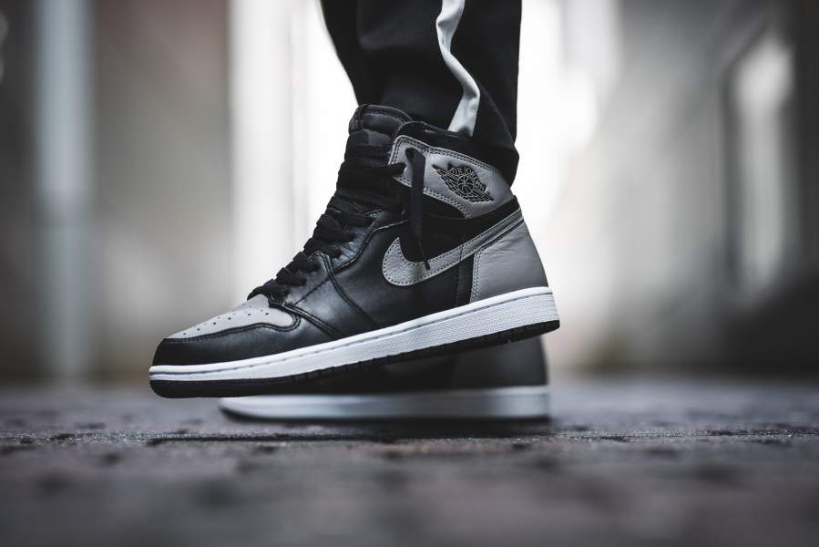 foot locker jordan 1 shadow