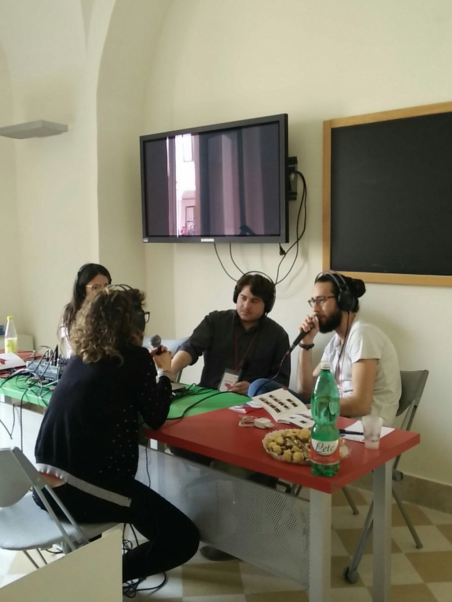 LuisasPasquales's tweet photo. Dietro le quinte @radiozammu con @TEDxSSC alla @SSC_UniCT #Armonie https://t.co/dq9CObg0tD