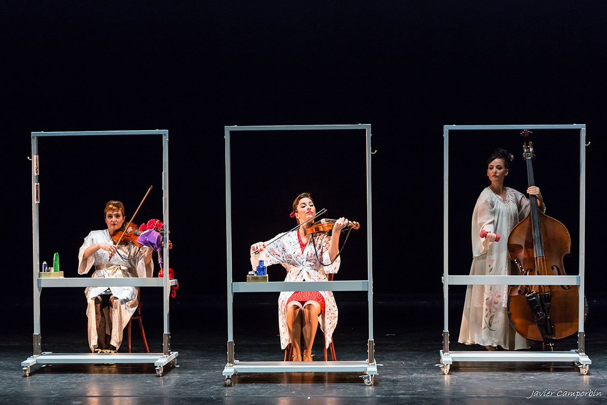 Ya solo quedan 6 funciones para viajar al backstage de <a href="/FunamViolistas/">Funamviolistas</a> con #ContraEscena, su nuevo espectáculo. Sábados y domingos de abril.
Entradas: ow.ly/hR2x30jrdO6