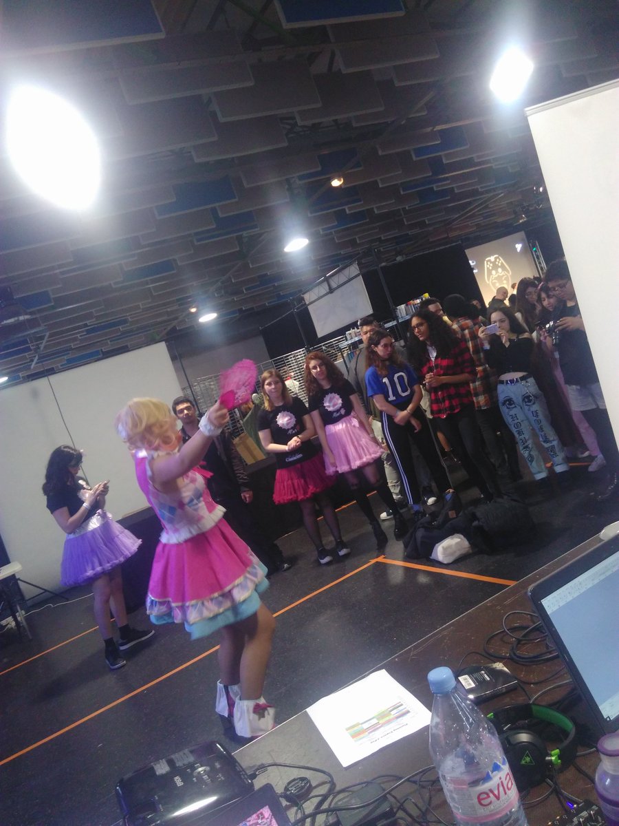 AssoDansuki's tweet photo. Aika cosplay met le feu ! 💖  #JapanParty https://t.co/pbGqPyhSRw