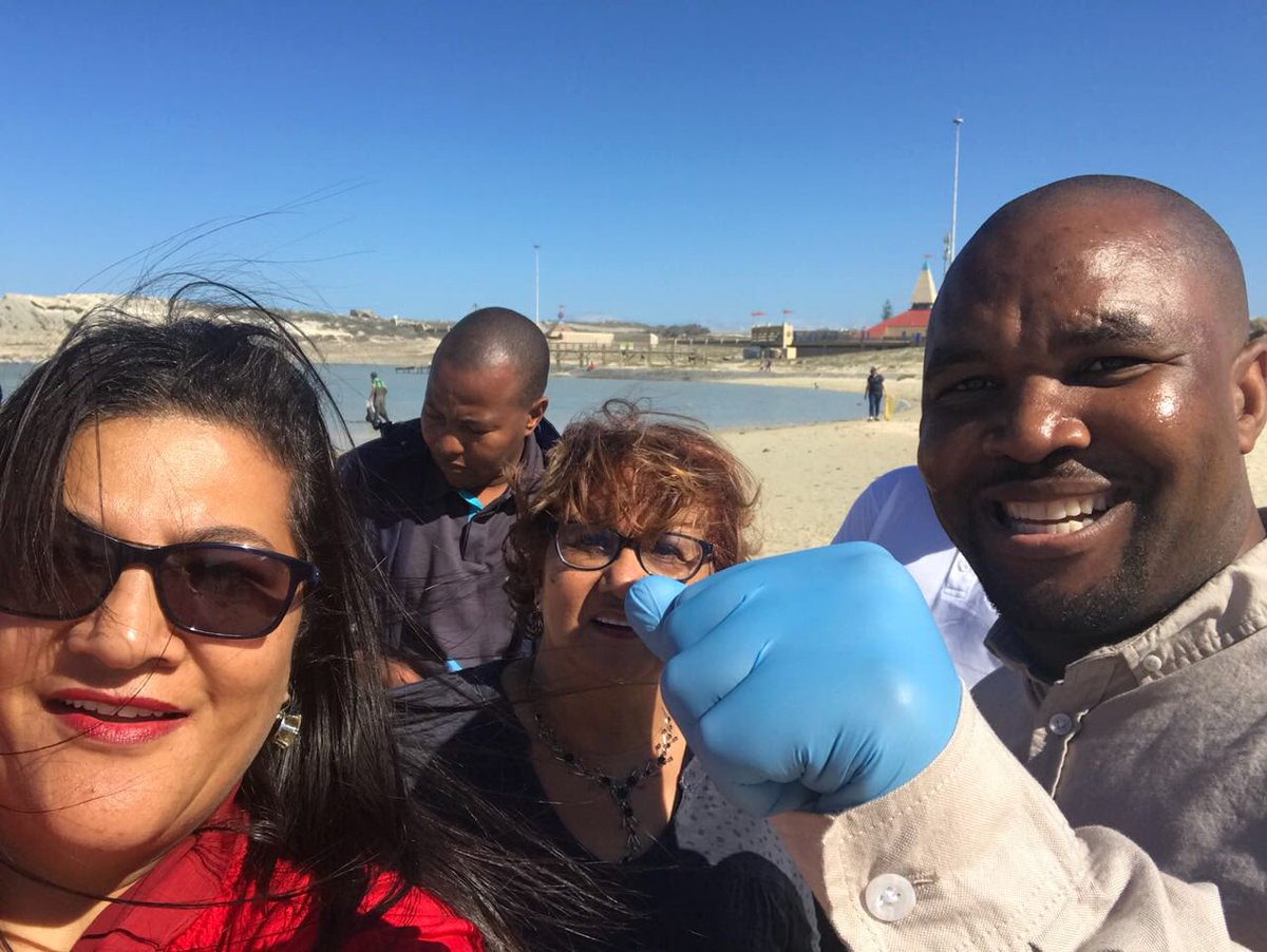 ricardomackenzi's tweet photo. Cleaning up our beaches and environment is all our responsibility. 
We can’t wait on Government. We are the Changeagents 🕺🏼💃🏻

@ChangeAgentSA 
@missearth_sa 
@letsdoitworld 
@WorldCleanupDay https://t.co/ZRqHjzRlz8