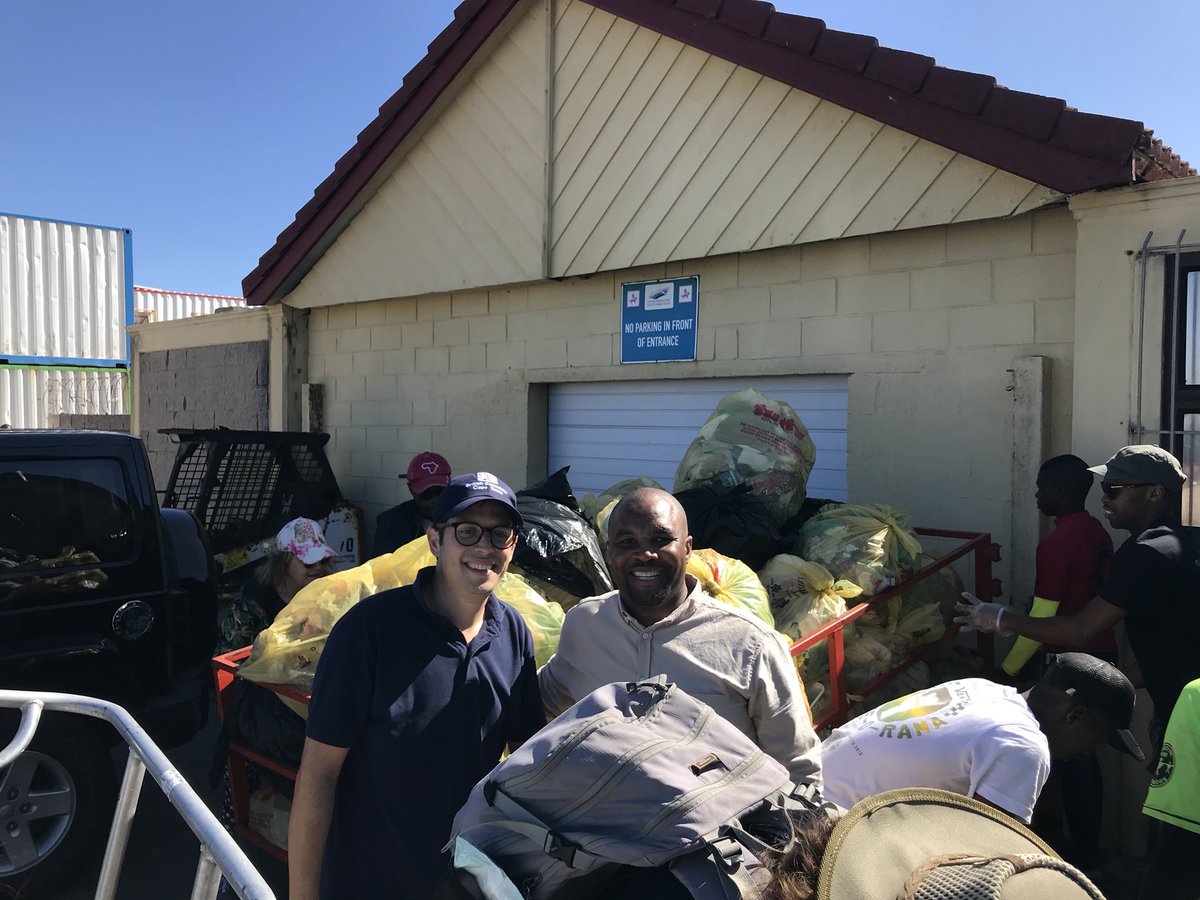 ricardomackenzi's tweet photo. Cleaning up our beaches and environment is all our responsibility. 
We can’t wait on Government. We are the Changeagents 🕺🏼💃🏻

@ChangeAgentSA 
@missearth_sa 
@letsdoitworld 
@WorldCleanupDay https://t.co/ZRqHjzRlz8