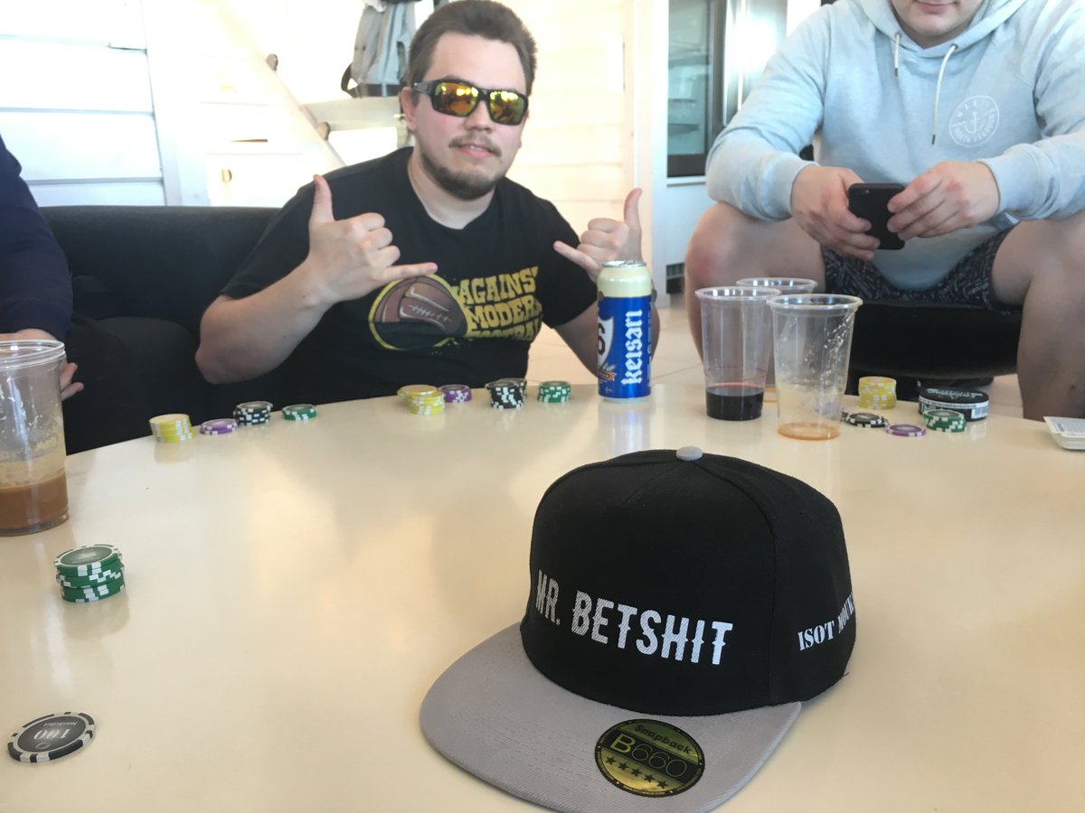 JamiHaajanen's tweet photo. Haippii boy #mrbetshit #69vetoa @MrBetshit https://t.co/bsYvOOK2EI