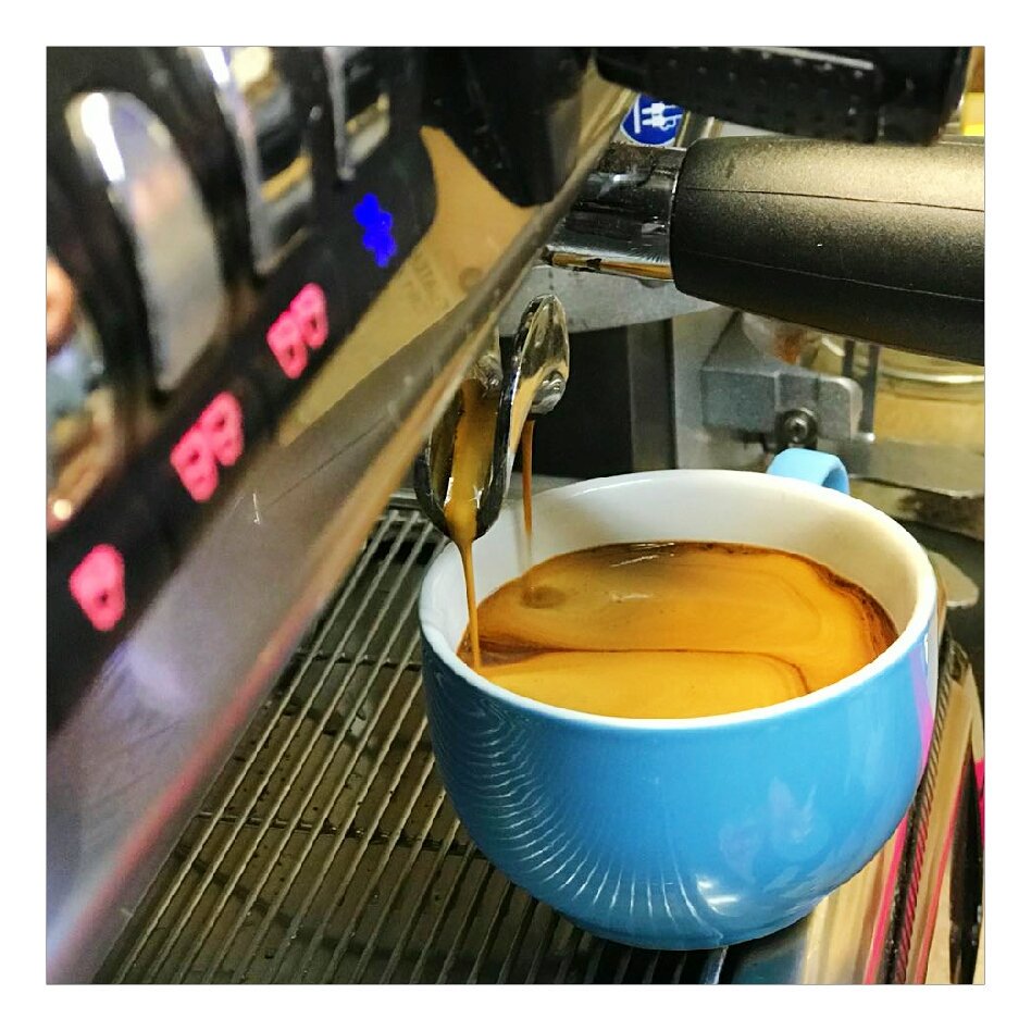 RabbitHoleTCS's tweet image. Meanwhile down at the PlayLab on New York Street! We&apos;re keeping parents fuelled with hot drinks whilst trying not to trip over children! Bring your kids down and kick back with a @NorthStarRoast coffee! #Leeds