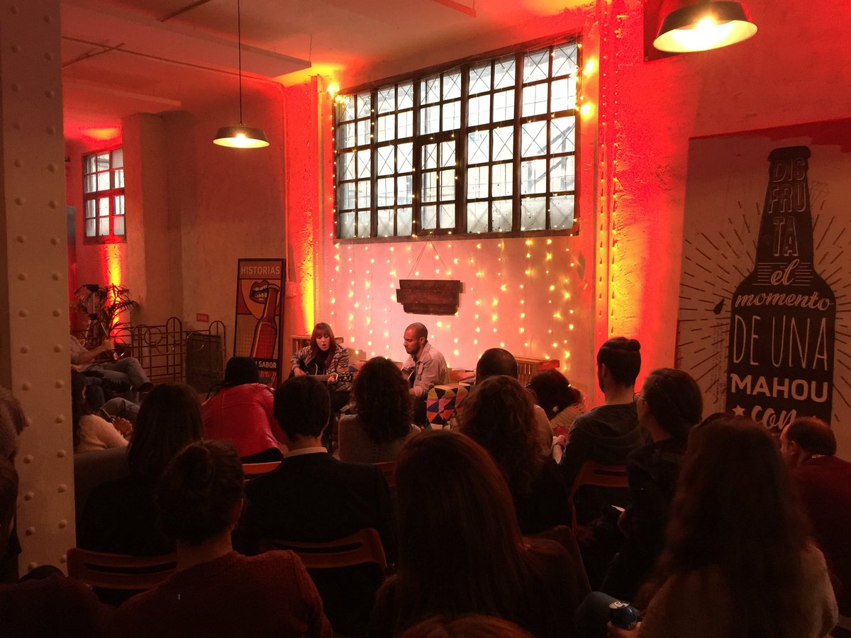 VerdaderaLocura's tweet photo. Ayer estuvimos una vez más en las @basiksessions. Es maravilloso ver cómo ha crecido este proyecto y en lo que se está convirtiendo.
Disfrutamos de tres artistas: @agomusicmadrid, #EveB y @colectivopanam2.
Brindamos por muchas más Basik y muchos más acústicos como el de ayer. https://t.co/wNKF2cbKok