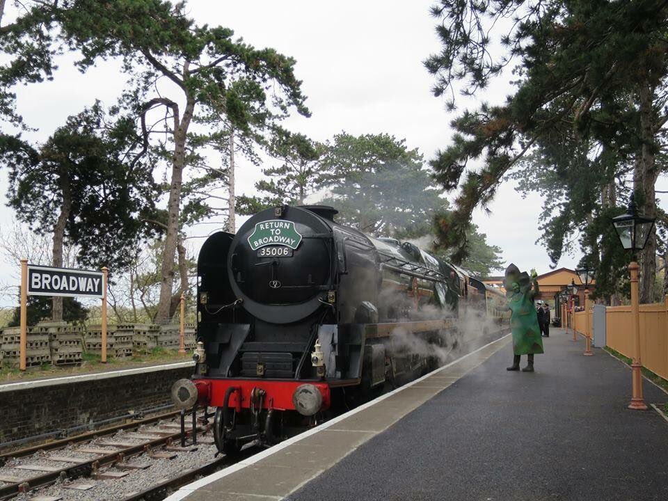 The sun is shining and we are hoping it’ll remain shining to kick of the start of The British Asparagus Festival on 23rd April. 

Have you got your tickets for The Asparagus Express? If not buy them now at: britishasparagusfestival.org

You don’t want to miss it! 🚂 

#valeandspa