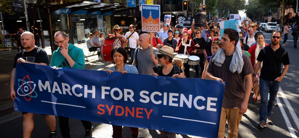 Rapprocher la science des citoyens. 
Lettre d’opinion que je cosigne avec <a href="/MollyShoichet/">Molly Shoichet</a> et <a href="/SciChefCan/">Dre Mona Nemer</a> dans <a href="/LeDevoir/">Le Devoir</a> ce matin à l’occasion de la Marche pour la science
#MarchForScience #MarchePourLaScience ledevoir.com/opinion/libre-…