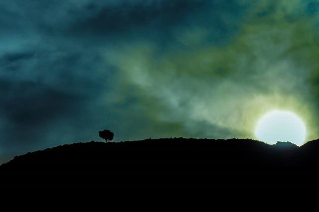 litoriol's tweet photo. "Dark sunrise" IgersAlicante #xplatform_es #fujifilm #esFujifilmX #xt2 #repostmyfujifilm #fujistas @fujixseries @FujiXperience @fujiguys @_fujilove_ @fujixpassion @fujixlovers https://t.co/qQ9XPm91GD https://t.co/6V9Ug5TUNz