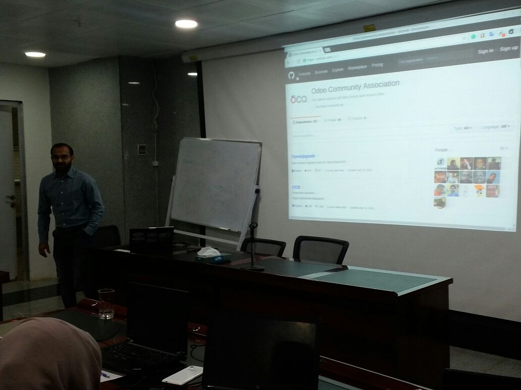 jaynvora's tweet photo. Spreading a word about #opensource, community, #odoo , marketed @OdooCommunity to 40+ #IT personnels #Africa #LinuxBootCamp https://t.co/VZ9vm0of59