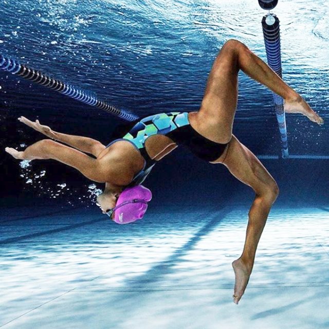 Défiez la gravité... 💧
#Piscine #Gravity #SpeedoFrance #Natation #Nager #Swimming #Swim @speedoecuador