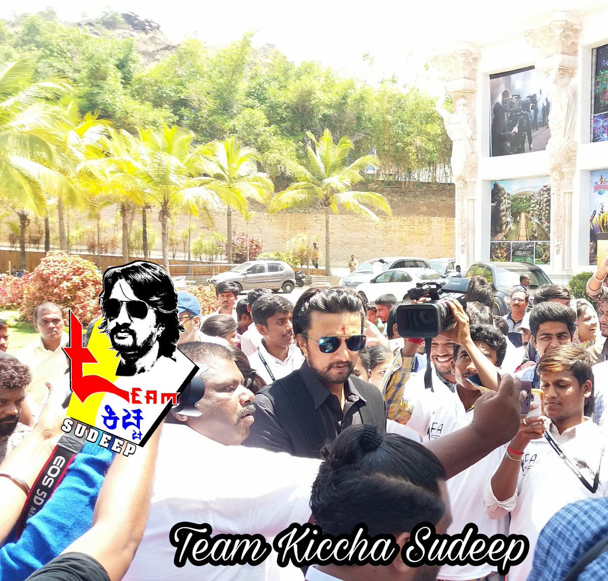 TeamKiccha's tweet photo. Dynamic Entry Of Bigg Boss Kiccha Sudeep 👑

#InnovativeInternationalFilmFestival #IIFF 2018 

@KicchaSudeep @iampriya06
 @IIFFBengaluru @ColorsSuper @Cleartrip @IsraelBangalore https://t.co/FUWU2cAPBs