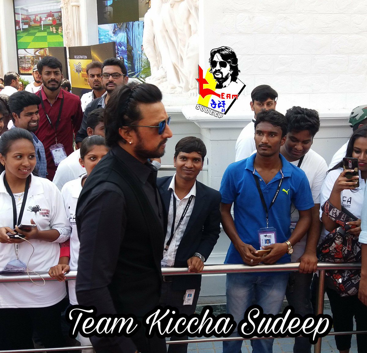 TeamKiccha's tweet photo. Dynamic Entry Of Bigg Boss Kiccha Sudeep 👑

#InnovativeInternationalFilmFestival #IIFF 2018 

@KicchaSudeep @iampriya06
 @IIFFBengaluru @ColorsSuper @Cleartrip @IsraelBangalore https://t.co/FUWU2cAPBs