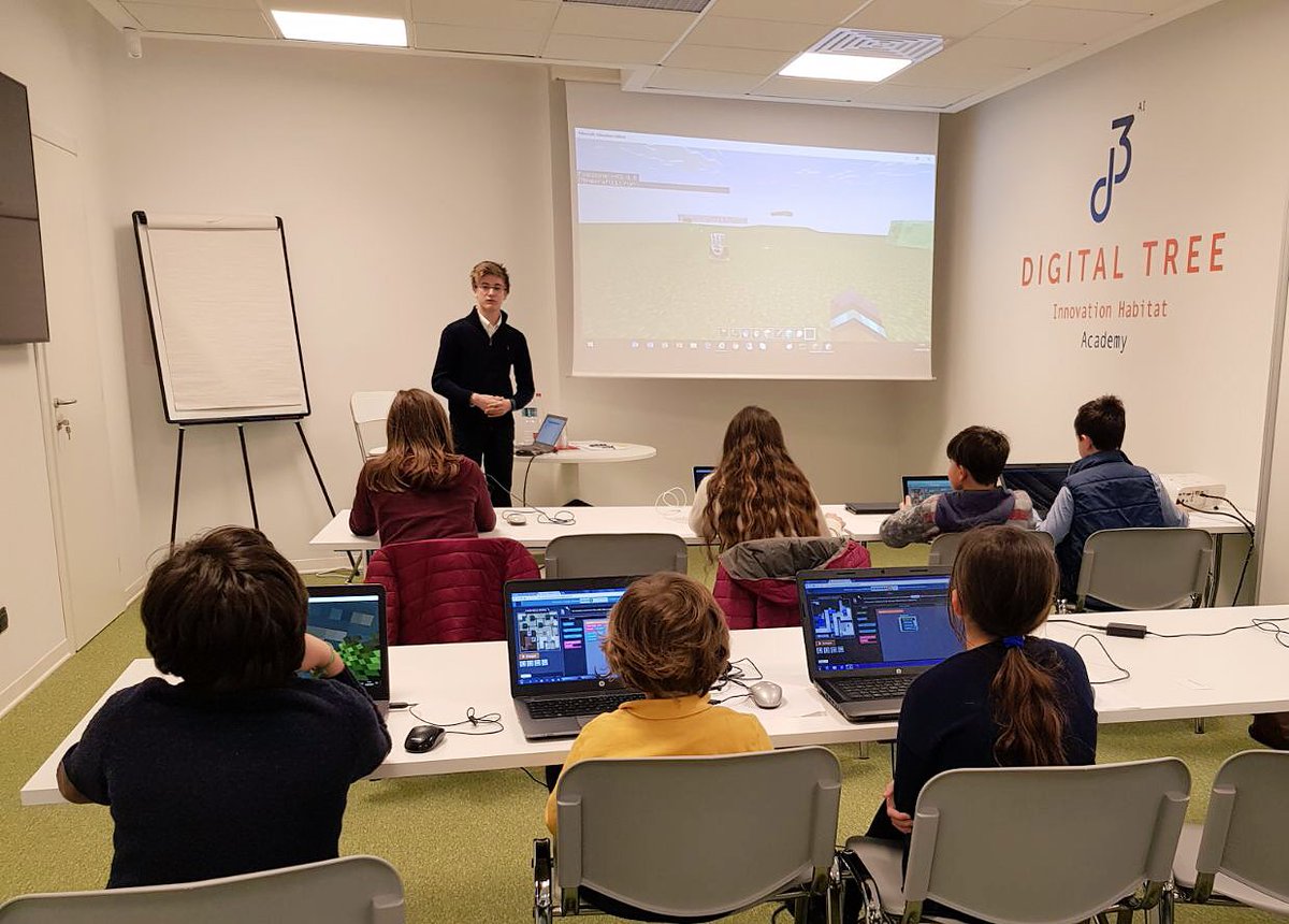 digital3ai_info's tweet image. Si è concluso da poco il secondo appuntamento di #Funcoding con @Minecraft 😃💻 Ci vediamo alla prossima edizione, sabato 19 maggio in Digital Tree.