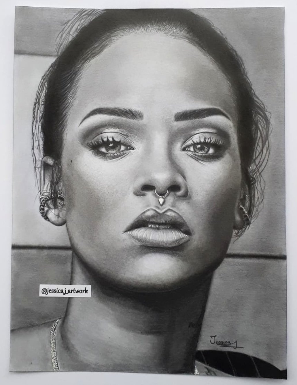 Jessica🌹 on X: "My drawing of Rihanna✏ @rihanna #Rihanna #rihannaportrait  #rihannadrawing #rihannafanart #rihannaart #rihannanavy #creative #pencil  #art #artwork #drawing #realism #portrait #blackandwhite #contrast  Instagram: jessica_j_artwork https ...