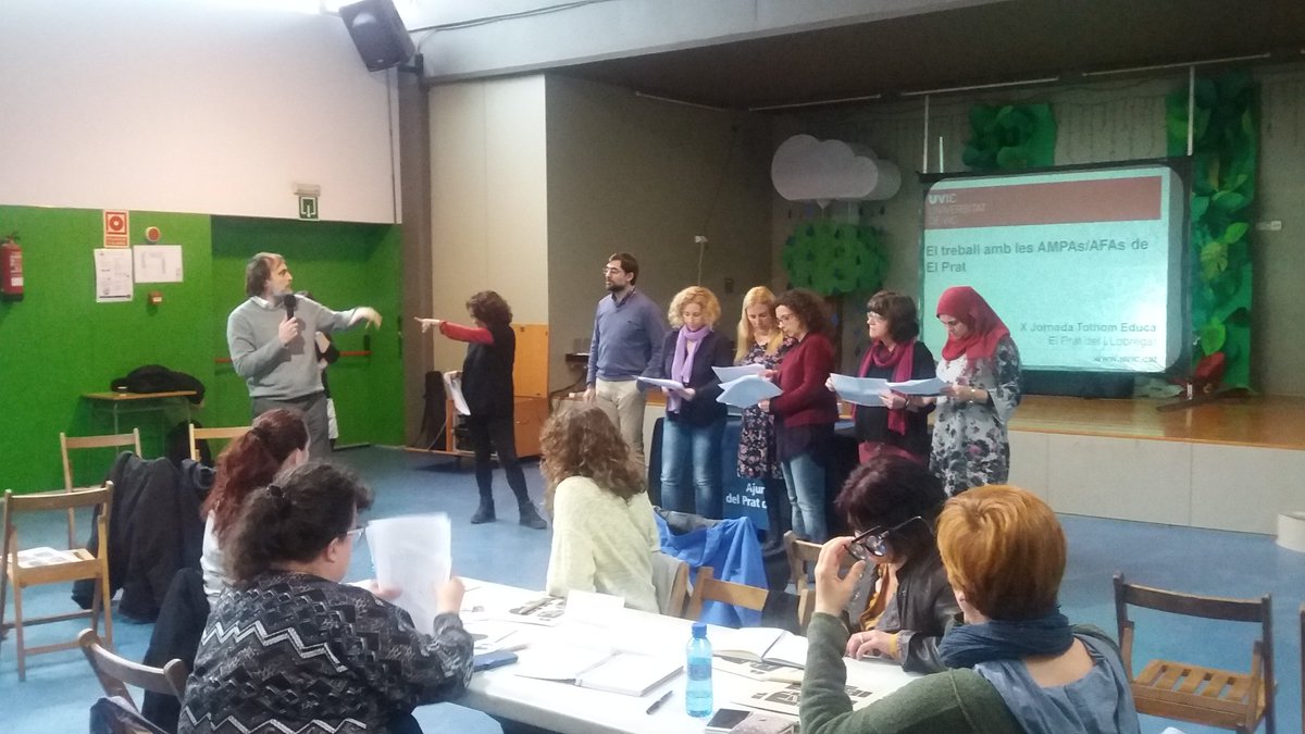 ElPratEducacio's tweet photo. La darrera part de la jornada es centra en la presentació de bones pràctiques com a culminació d'un procés de treball de les AMPA amb l'acompanyament de @ColletJordi #tothomeduca #InnovacionEducativa https://t.co/dD1Ve8WmRF