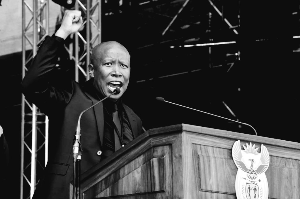 AldrinSampear's tweet photo. In a shade of grey ... 📸 GCIS

#WinnieMandelaFuneral 
#SABCNews https://t.co/wJkmZ8irYq