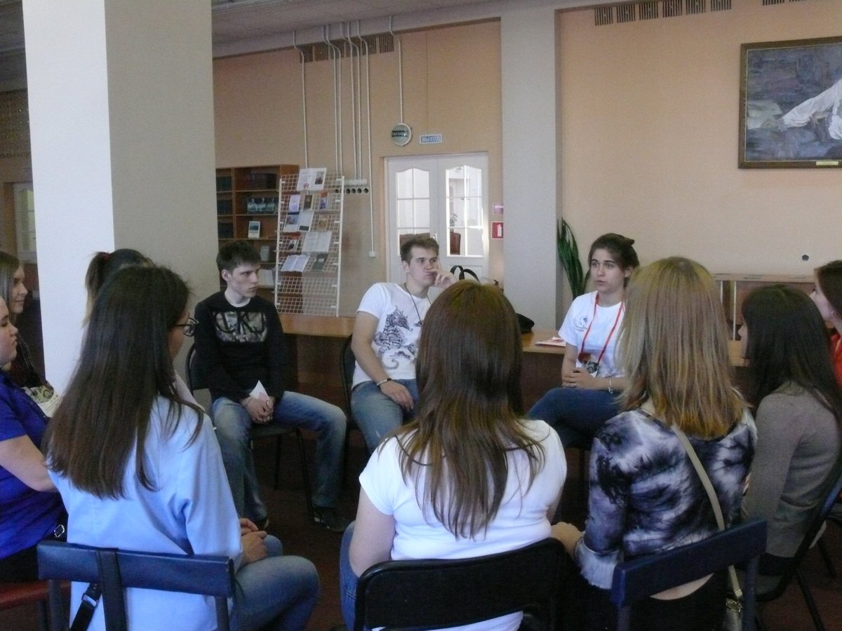 Chit_zal's tweet image. В @Ul_library1в рамках работы Школы волонтеров &quot;М. И. Р.&quot; проходят образовательные занятия #ГодДобровольца #ВолонтерыПобеды73